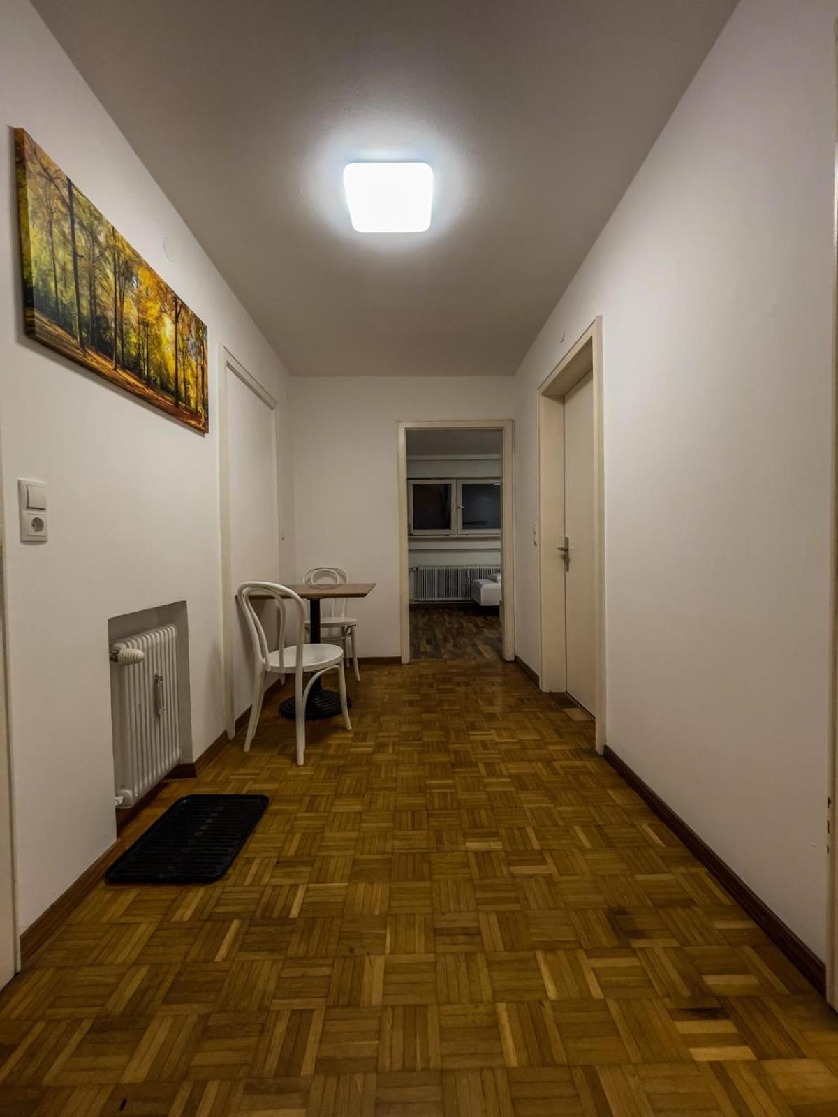 Budget Studio - 2 Einzelbetten - Parkplatz Дорнбирн Екстериор снимка